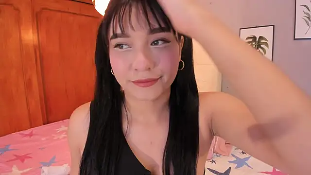 Snapshot of Maia_W10 chatting on November 2025 12:30:01 PM Maia W10 online show from November 2025 12:30:01 PM