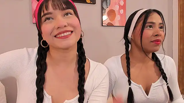 Snapshot of Maia_W10 chatting on December 2025 12:37:01 PM Maia W10 online show from December 2025 12:37:01 PM