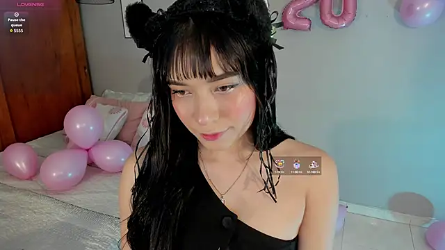 Maia W10 online show from October 2025 12:35:01 PM