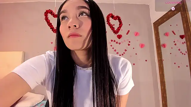 Maia W10 online show from February 2026 12:13:02 PM