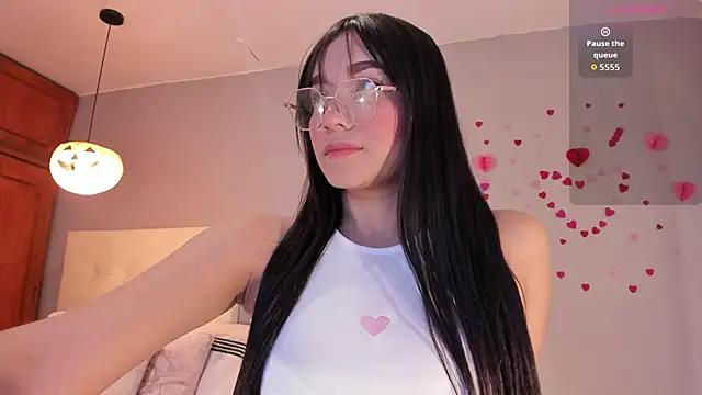 Maia W10 online show from March 2026 12:32:02 PM