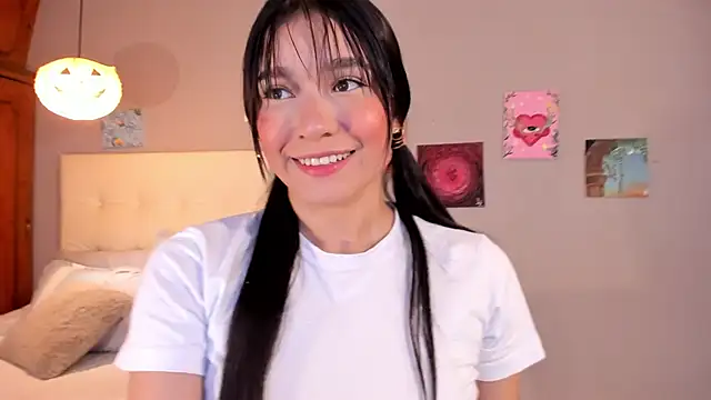 Snapshot of Maia_W10 chatting on April 2026 12:09:01 PM Maia W10 online show from April 2026 12:09:01 PM
