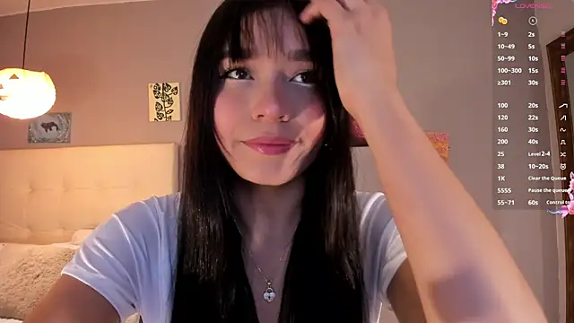 Snapshot of Maia_W10 chatting on June 2026 12:32:01 PM Maia W10 online show from June 2026 12:32:01 PM