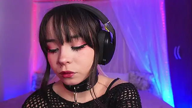 Lilou albrecht online show from April 2026 06:37:02 PM