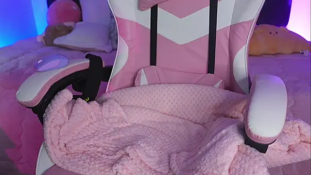 Lilou albrecht online show from March 2026 01:58:01 PM