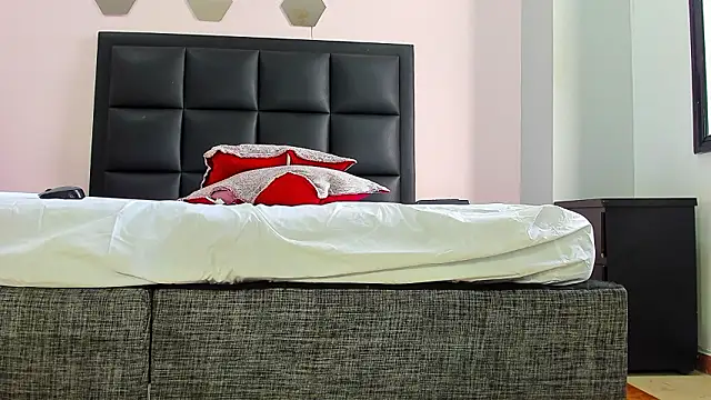 Catalina Jonex online show from March 2026 02:32:02 PM