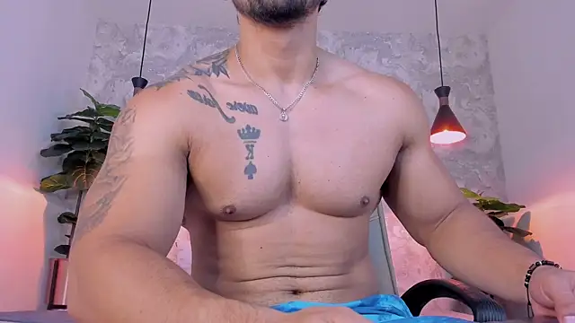 Snapshot of Regan__ chatting on October 2025 12:10:02 AM Regan online show from October 2025 12:10:02 AM