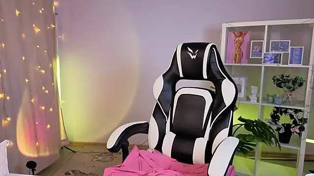 MelissaLovvv online show from February 2026 04:45:01 AM