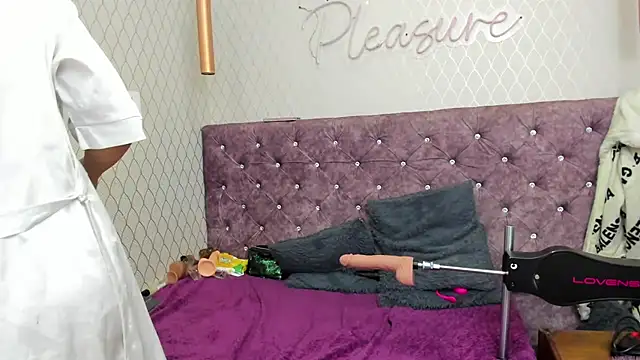 VALENTINA3x online show from February 2025 06:25:02 AM