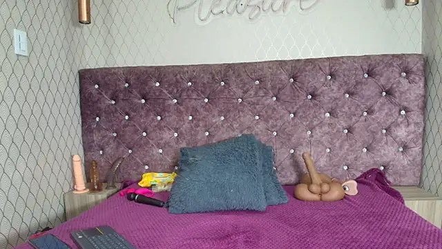 VALENTINA3x online show from April 2026 02:29:02 AM