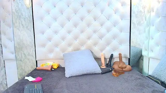 VALENTINA3x online show from March 2026 03:33:01 AM