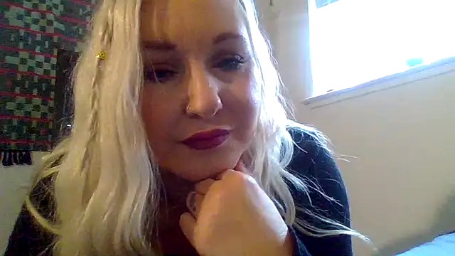 Snapshot of Marilyn_Blue chatting on January 2026 09:29:01 PM Marilyn Blue online show from January 2026 09:29:01 PM