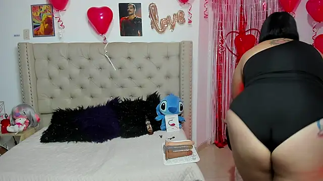 Snapshot of AngeleRoux chatting on February 2025 02:57:02 AM AngeleRoux online show from February 2025 02:57:02 AM