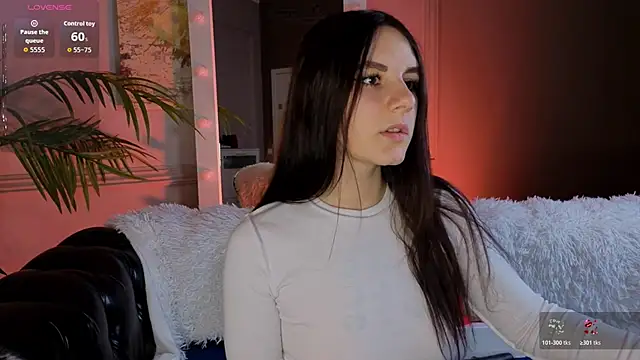 Kelly Woods online show from November 2025 03:27:01 PM