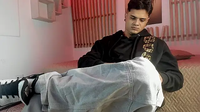 Myk3xx online show from December 2024 06:23:02 PM