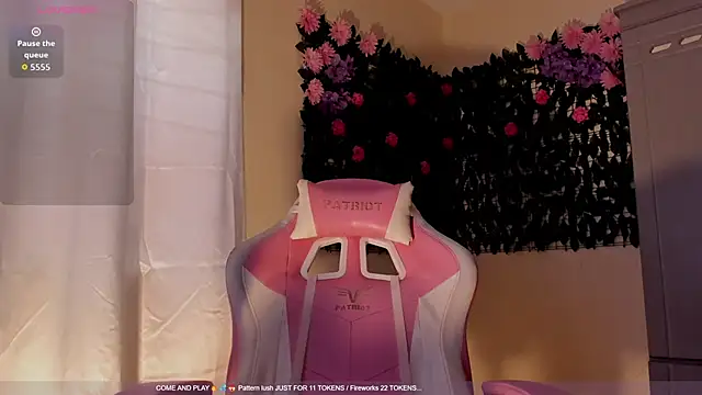 sweetieandjuicyy online show from June 2026 07:13:01 PM