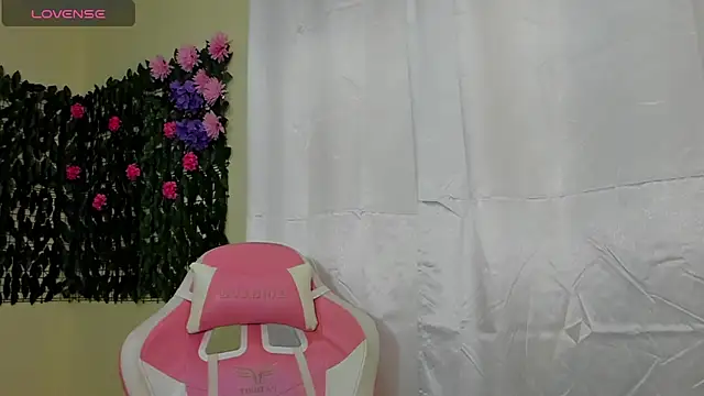 Snapshot of sweetieandjuicyy chatting on October 2025 03:56:01 PM sweetieandjuicyy online show from October 2025 03:56:01 PM
