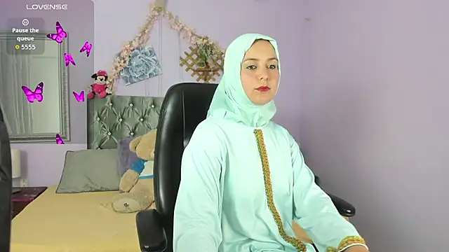 Snapshot of BadraSaadi chatting on October 2025 07:58:02 PM BadraSaadi online show from October 2025 07:58:02 PM