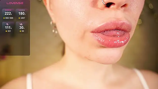 Snapshot of alma_yammy chatting on November 2025 06:08:02 PM alma yammy online show from November 2025 06:08:02 PM