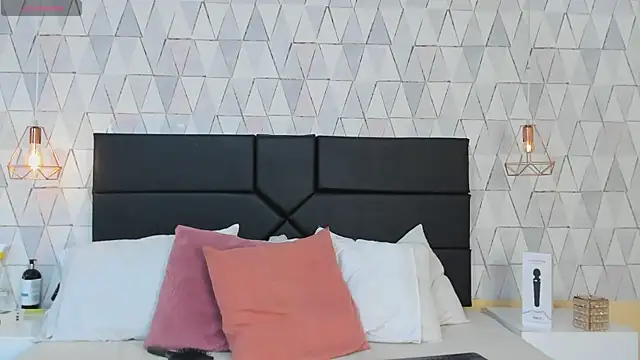 JustinePerry online show from December 2025 03:28:02 AM