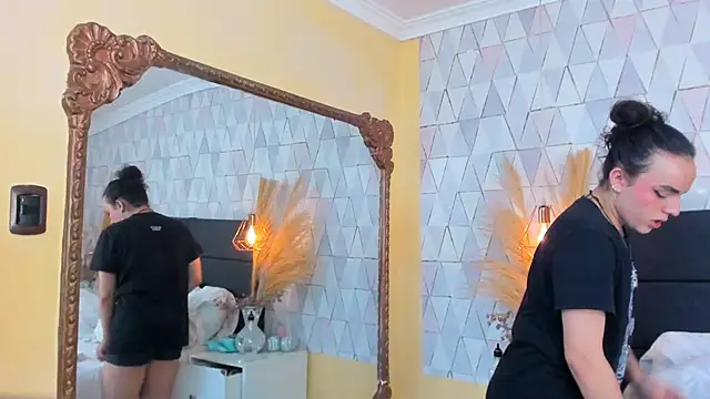 JustinePerry online show from April 2026 04:08:02 AM