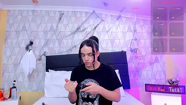 JustinePerry online show from November 2025 03:44:02 AM