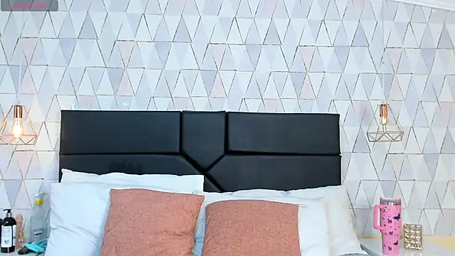 JustinePerry online show from November 2025 03:28:02 AM