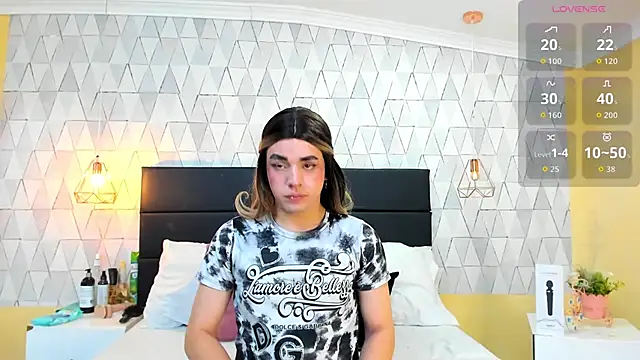 JustinePerry online show from November 2025 03:00:02 AM