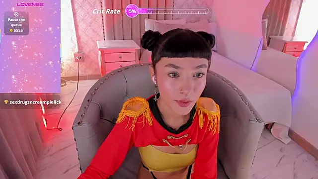 Snapshot of Candy5Girl chatting on October 2025 07:48:02 PM Candy5Girl online show from October 2025 07:48:02 PM