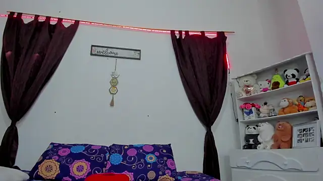 megan 100 online show from October 2025 07:04:01 PM