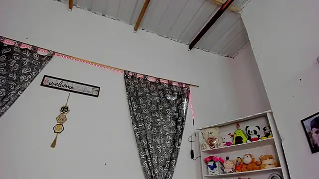 megan 100 online show from September 2025 07:05:01 PM