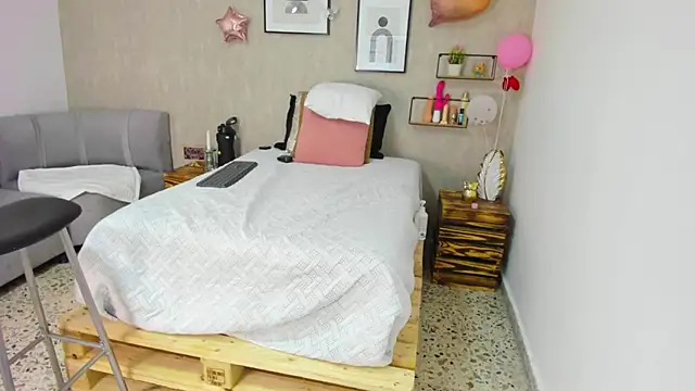 Snapshot of afrodita_martinez chatting on February 2025 02:44:02 PM afrodita martinez online show from February 2025 02:44:02 PM