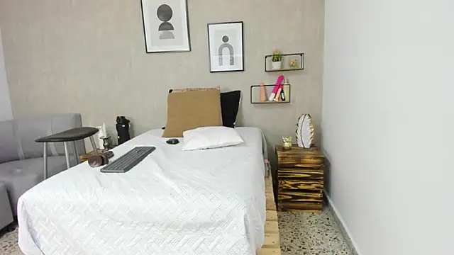 Snapshot of afrodita_martinez chatting on February 2025 08:07:02 PM afrodita martinez online show from February 2025 08:07:02 PM