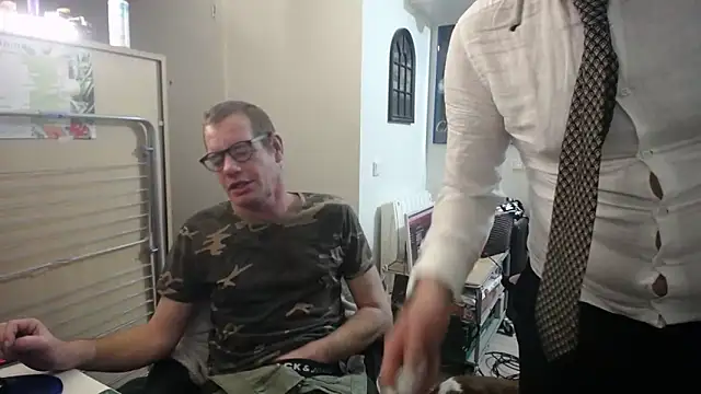 Snapshot of Maikel1981-NL chatting on December 2024 10:59:01 PM Maikel1981-NL online show from December 2024 10:59:01 PM