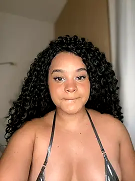 Snapshot of Lucy_wilson5 chatting on November 2025 02:17:01 AM Lucy wilson5 online show from November 2025 02:17:01 AM