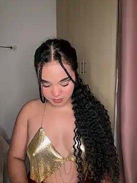 Snapshot of Lucy_wilson5 chatting on February 2025 03:52:02 AM Lucy wilson5 online show from February 2025 03:52:02 AM