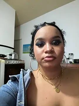 Snapshot of Lucy_wilson5 chatting on September 2025 02:40:01 AM Lucy wilson5 online show from September 2025 02:40:01 AM