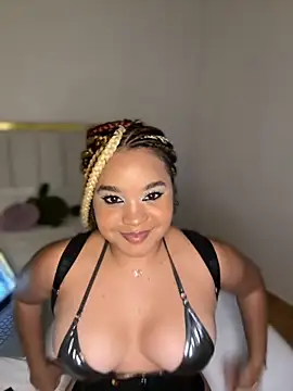 Snapshot of Lucy_wilson5 chatting on November 2025 11:38:01 PM Lucy wilson5 online show from November 2025 11:38:01 PM