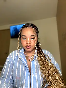 Snapshot of Lucy_wilson5 chatting on October 2025 11:14:01 PM Lucy wilson5 online show from October 2025 11:14:01 PM