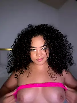 Snapshot of Lucy_wilson5 chatting on December 2025 10:48:01 PM Lucy wilson5 online show from December 2025 10:48:01 PM