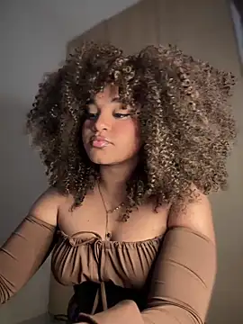 Snapshot of Lucy_wilson5 chatting on March 2025 04:41:02 AM Lucy wilson5 online show from March 2025 04:41:02 AM