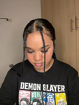 Snapshot of Lucy_wilson5 chatting on February 2025 03:56:02 AM Lucy wilson5 online show from February 2025 03:56:02 AM