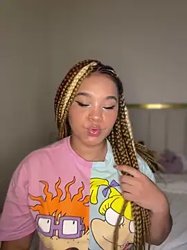 Snapshot of Lucy_wilson5 chatting on November 2025 11:05:02 PM Lucy wilson5 online show from November 2025 11:05:02 PM