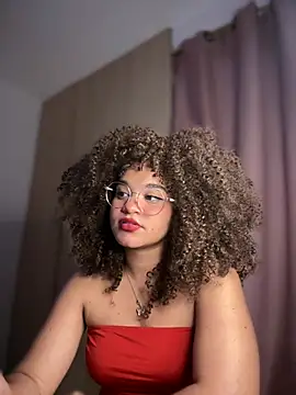 Snapshot of Lucy_wilson5 chatting on March 2025 09:34:02 AM Lucy wilson5 online show from March 2025 09:34:02 AM