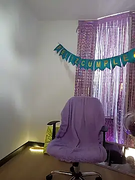 Snapshot of 911Calling chatting on February 2025 08:10:01 PM 911Calling online show from February 2025 08:10:01 PM