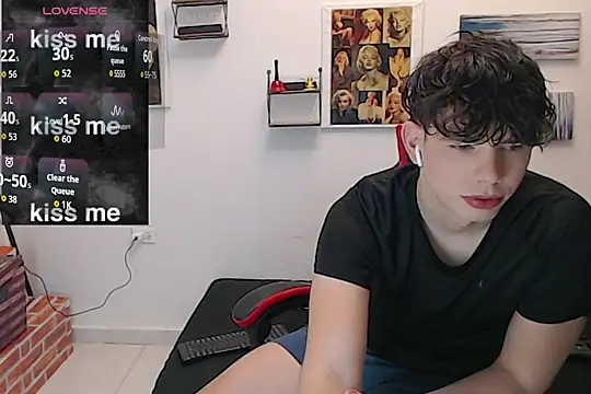 Snapshot of Angelo-cianuro- chatting on October 2025 01:07:01 AM Angelo-cianuro- online show from October 2025 01:07:01 AM