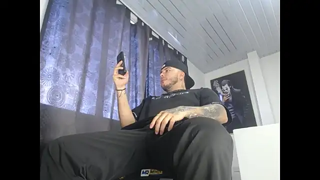 Snapshot of Dexter-T chatting on October 2025 10:09:02 PM Dexter-T online show from October 2025 10:09:02 PM