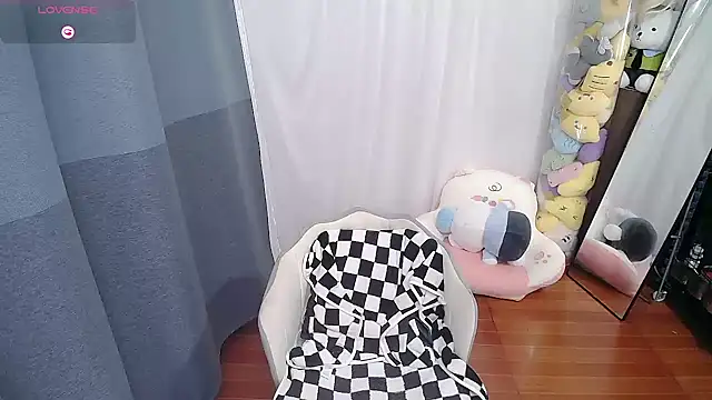 Snapshot of CN-Doudou chatting on October 2025 03:05:02 AM CN-Doudou online show from October 2025 03:05:02 AM