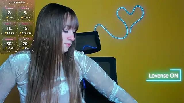 Snapshot of Evelina_GG chatting on October 2025 05:44:01 AM Evelina GG online show from October 2025 05:44:01 AM