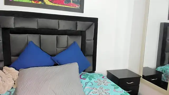 Dulce amg online show from September 2025 02:50:01 AM